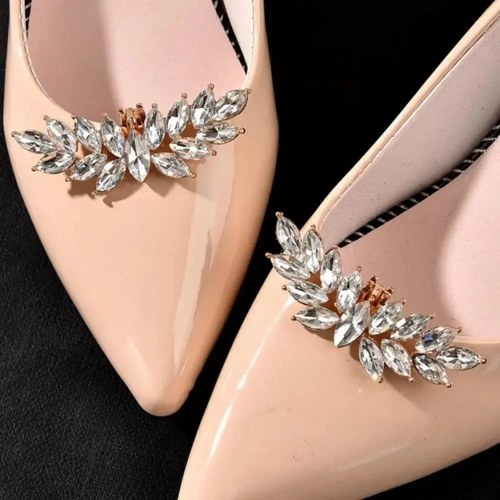Detachable Shoe Accessory Clips In Gold - Picture 3 of 10